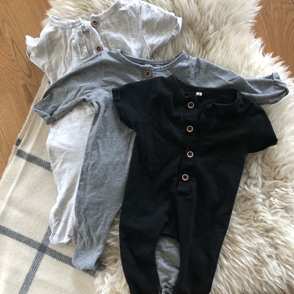 3 gender neutral rompers. Great condition